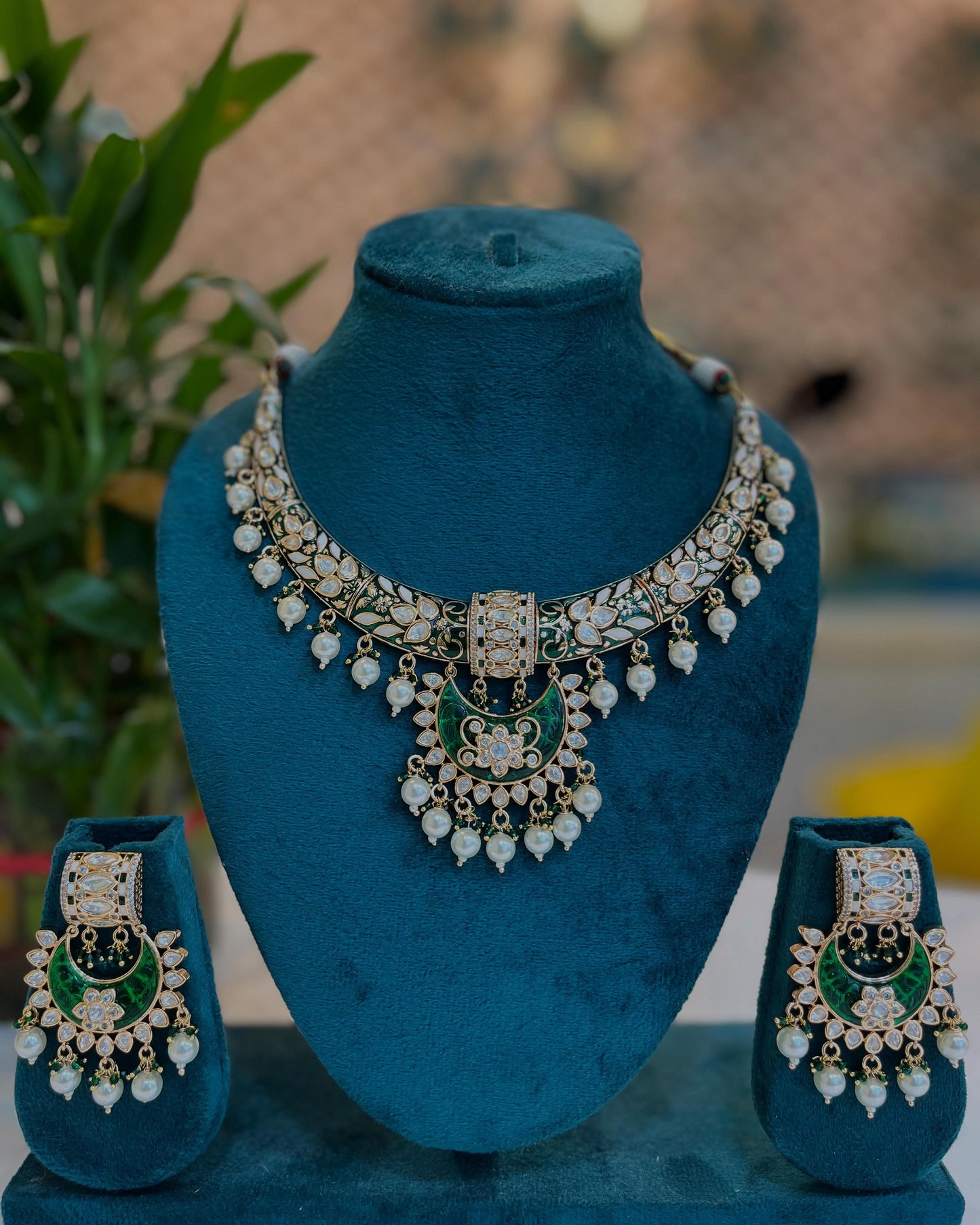 "Classic Mughal-Inspired Kundan Enamel Set"