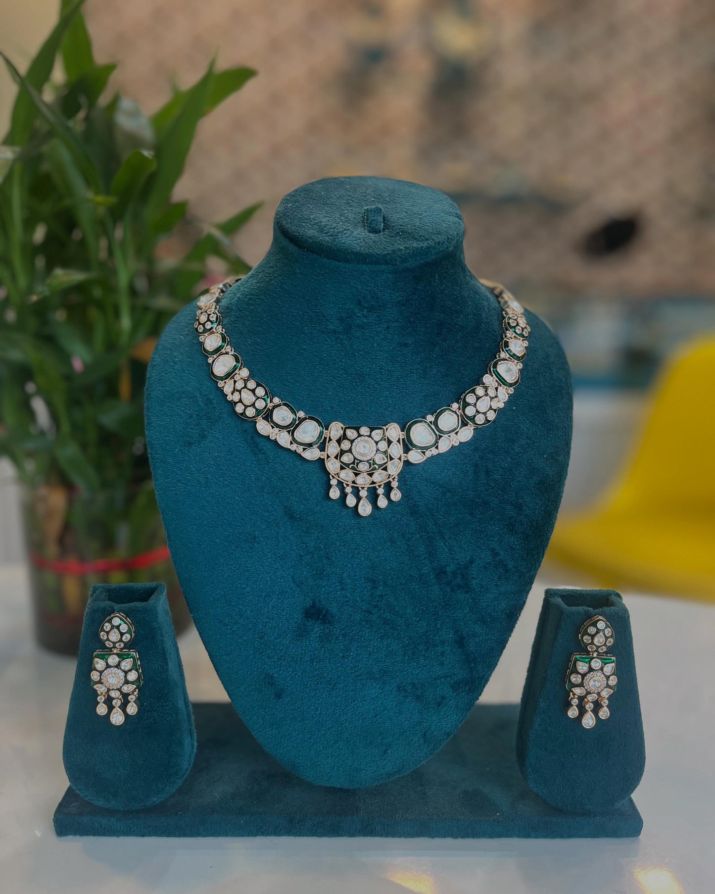 Ivory Gleam Kundan & Emerald Detailing Set"